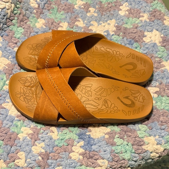 Olukai Tan Leather Slide Sandals with Floral Footbed - Picture 2 of 3